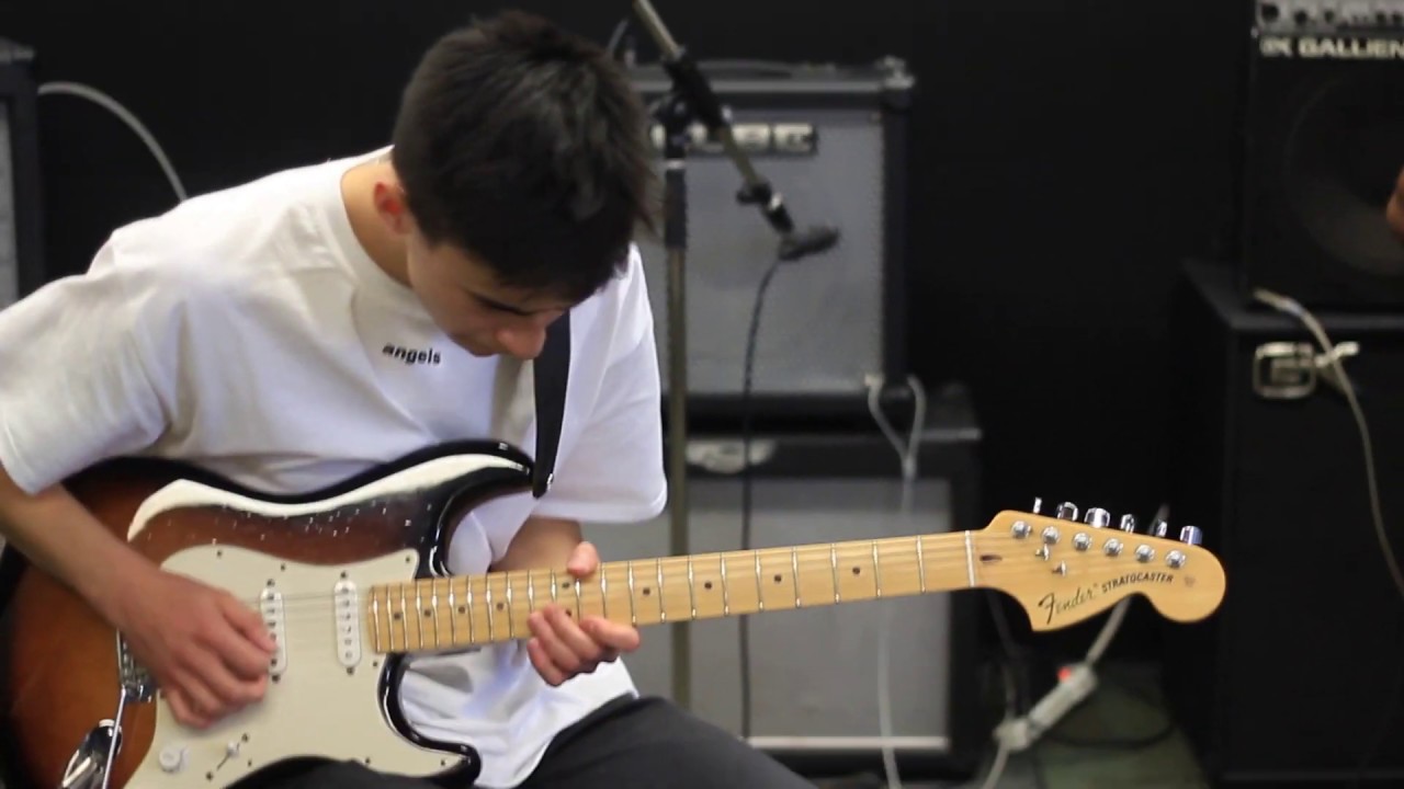 CRAZY - GNARLES BARKLEY (GUITAR COVER)