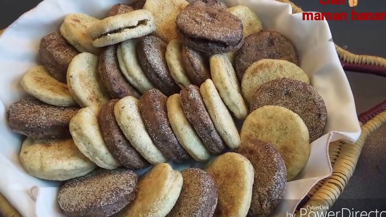 خبز البطبوط المغربي منسم بالزيتون مع الطريقة الصحيحة والعملية للاحتفاظ بهم في المجمد لشهر رمضان