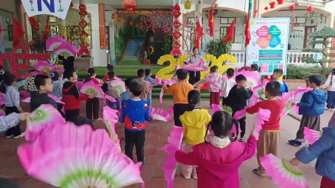5A1   TDS Múa chèo Hưng Yên Thái Bình thắm tình quê