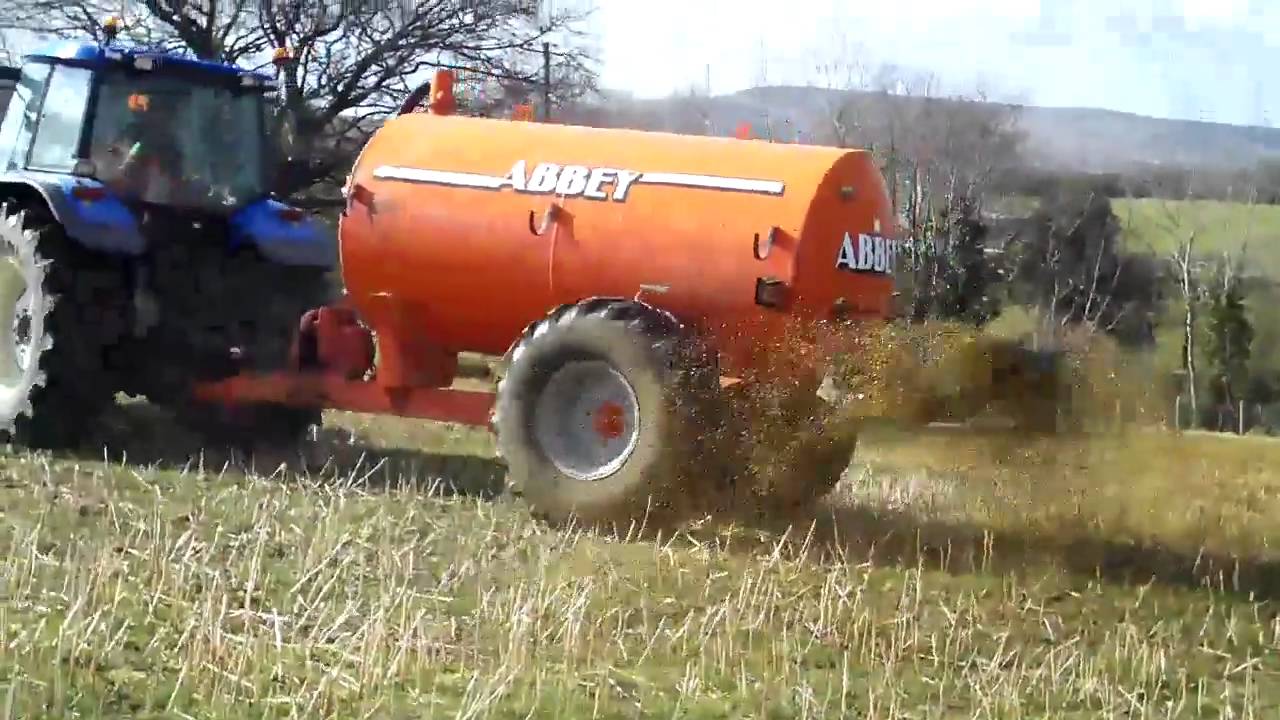 Spreading slurry 2010