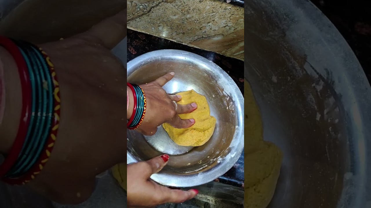 दो चार टमाटर से बनेंगे ढेर सारी चिप्स#sardiyan मार्केट से लाना अब घर पर 😀 ना ज्यादा तेल में बह#