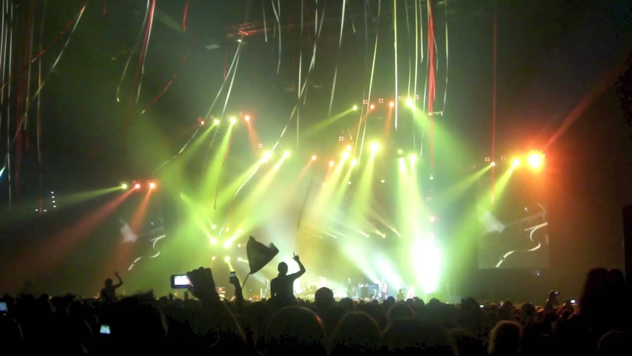 Die Toten Hosen - 09-Eisgekühlter Bommerlunder (Live In Zurich, December 5, 2012)