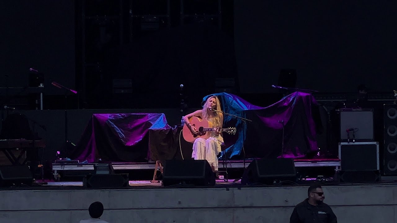 Paris Jackson &middot; 2025-07-19 &middot; North Island Credit Union Amphitheatre &middot; Chula Vista &middot; full live show