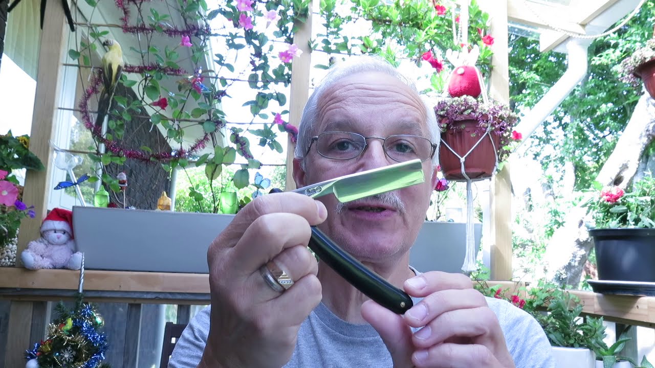 С Новым годом ! Бритьё опасной бритвой Iwasaki straight razor shaving. Happy New Year!
