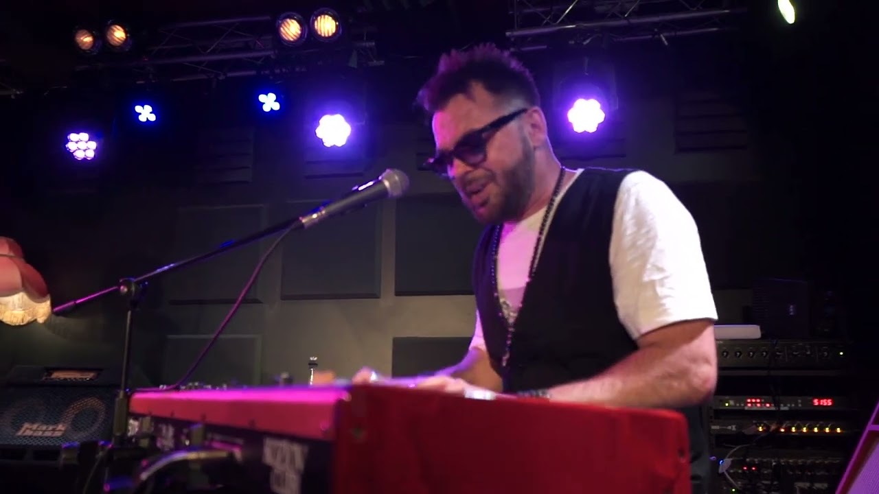 Isaac Nightingale - Nothing to Decide (acoustic live)