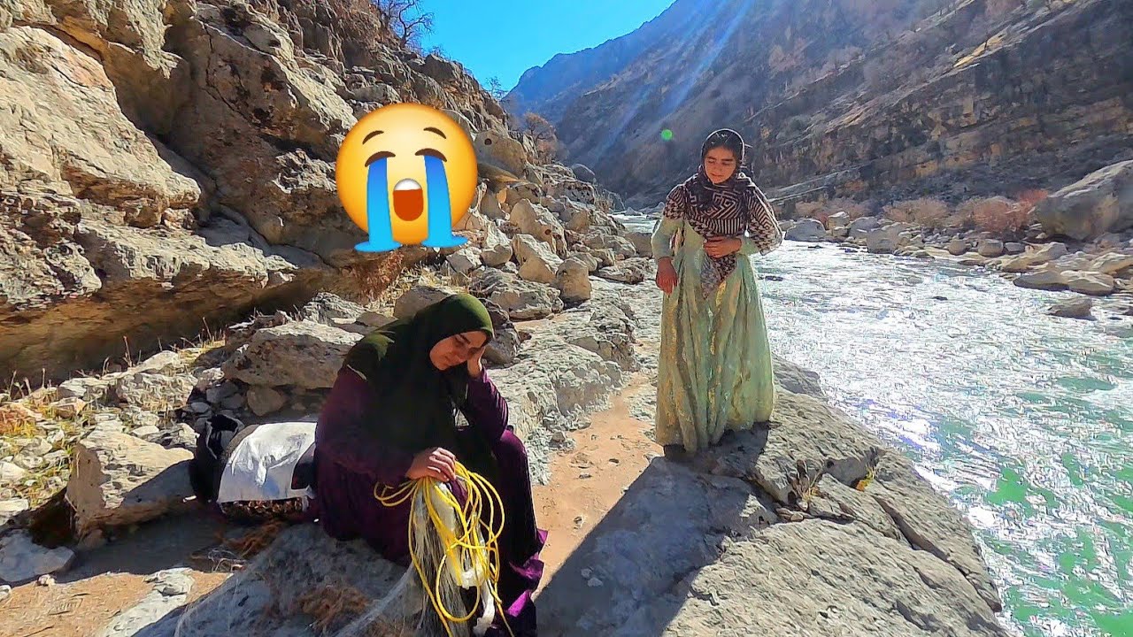 From Pomegranates to Danger! 🍎🌊 | Saghar and Her Daughter’s Failed Fishing 🎣😔