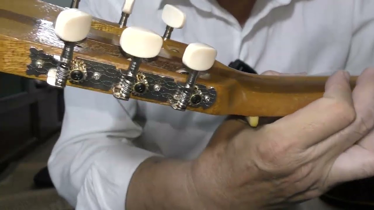 Guitar classic nghệ nhân nhật Bản Tem chử nhật..âm thanh đàn hay...giá 1tr50k