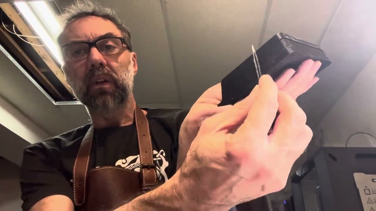 Fixing light leaks in an Analogue Studio Polaroid back for Mamiya RB67
