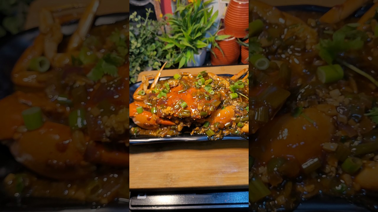 Best Chinese Crab Recipe🦀🔥Singapore Chilli Crab🌶🦀#shorts #youtubeshorts #viral #trending #seafood