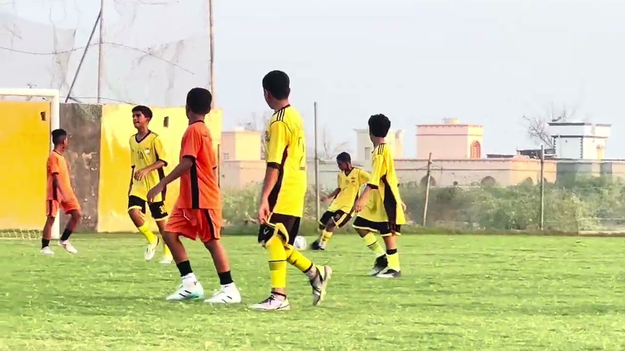 مباراة ودية فئة الاشبال بين فريق السور و فريق الكفاح انتهت المباراة بفوز الكفاح 1/0