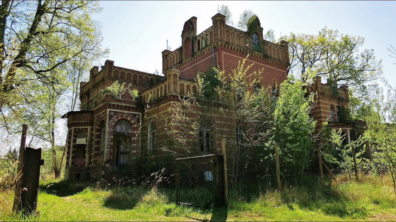 Vergessene Orte EIN MÄRCHENSCHLOSS IM DORNRÖSCHENSCHLAF Lost Places Verlassene Orte