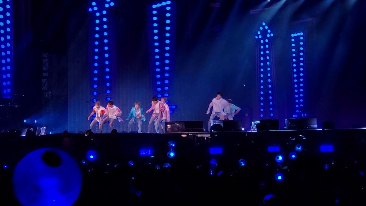 190511 BTS - BOY WITH LUV (SPEAK YOURSELF TOUR SOLDIER FIELD IN CHICAGO DAY 1) 4K FANCAM