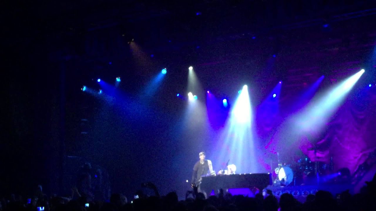 2015.04.27 Sixx:A.M. (full live concert) [Best Buy Theater, New York City] part2