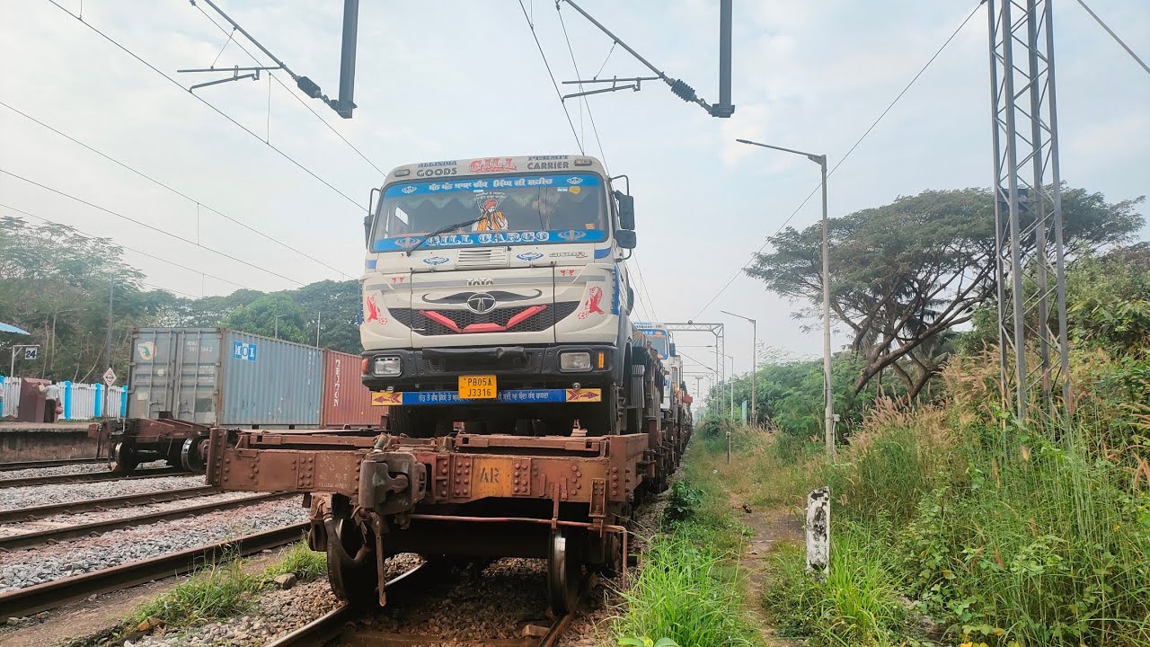 This is how trucks unload from RO RO at Surathkal railway station - Konkan railway