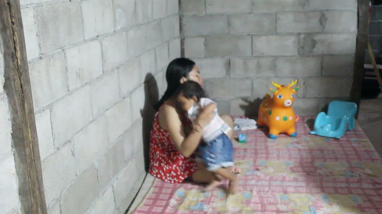 Breastfeeding to baby cry