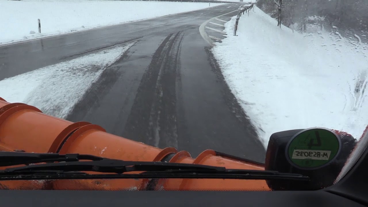R&auml;um- und Streudienst auf der A 7