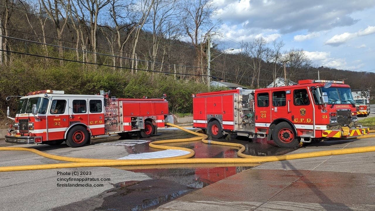 Cincinnati - 2 Alarm Barge Fire + *Rare* View of Foam Units