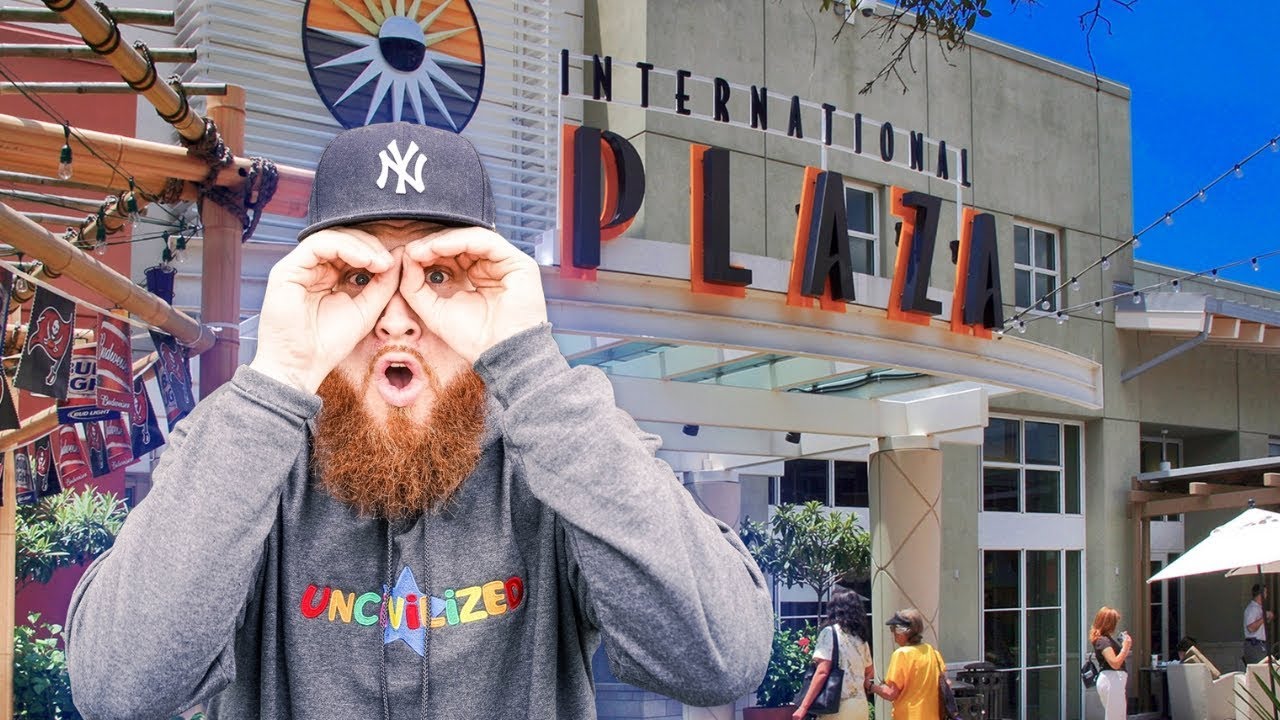 SEARCHING FOR LIMITED SNEAKERS AT THE MALL!