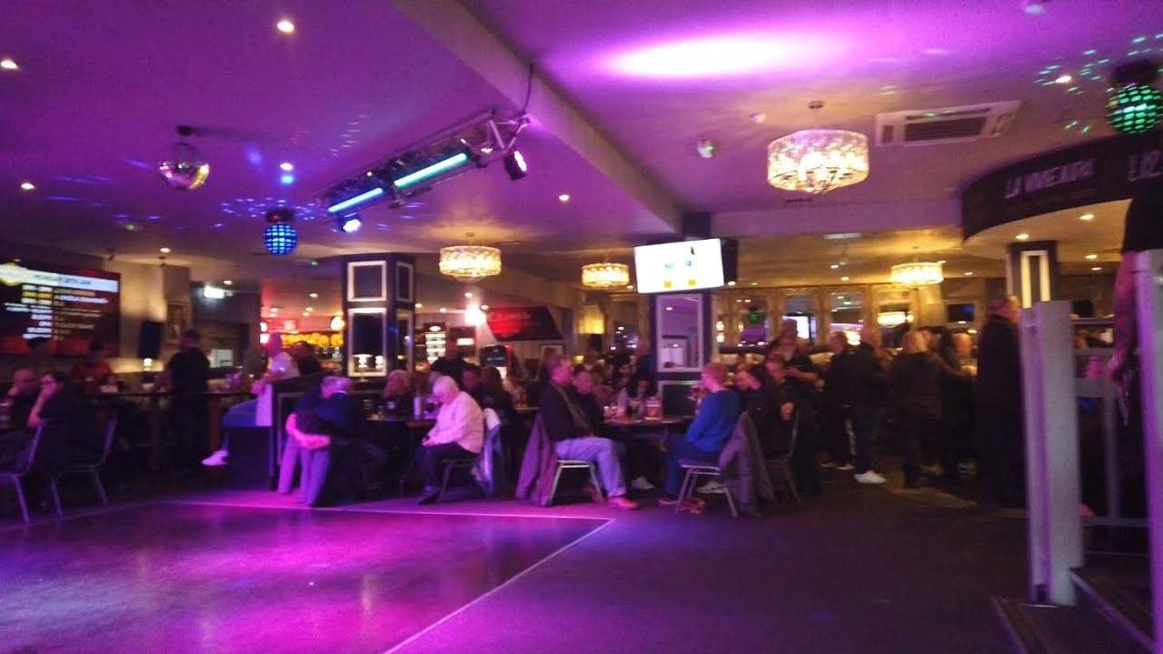 BLACKPOOL Friday afternoon walkabout & pigeon weekend 50th anniversary this year, & pubs & bars walk