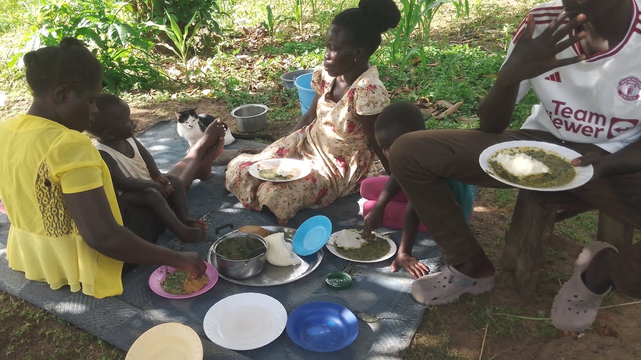 African Village Life//cooking most delicious African  vegetable food for lunch#africavillage #food
