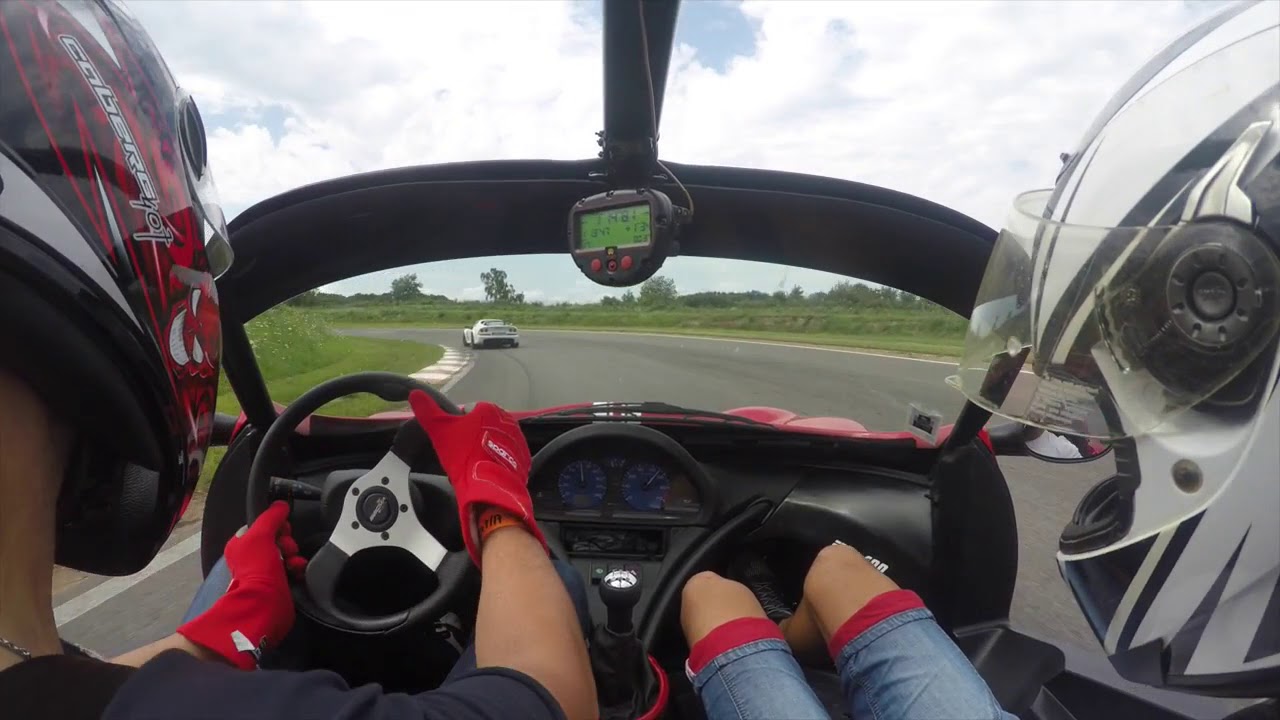 SECMA F16 1.6L 105hp vs LOTUS Exige 3.5L V6 345hp