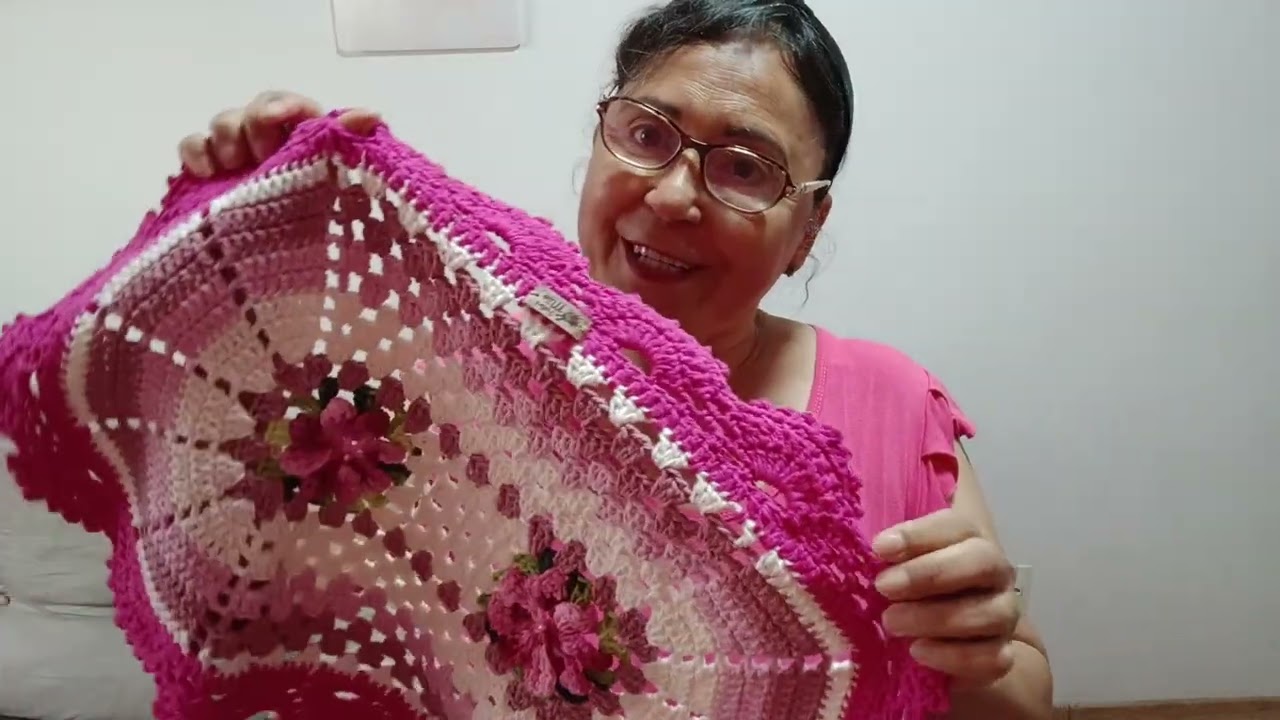 Caminho de Mesa  de tres lugares + Jogo de Banheiro feito no modelo UNA FLOR