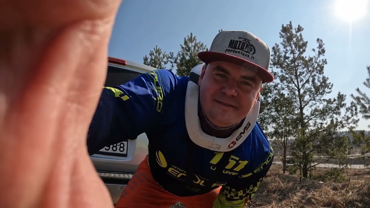 Enduro studentai lanko Gariūnų ir Grigiškių trasas.