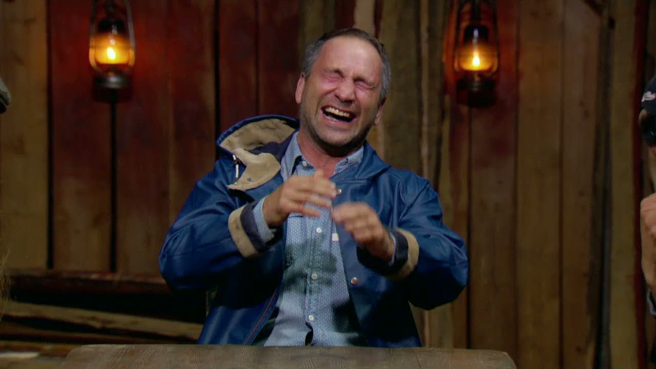 Total förvirring när Färjan-Håkan berättar om när han mjölkade Lill-Glenn  – Farmen VIP (TV4)