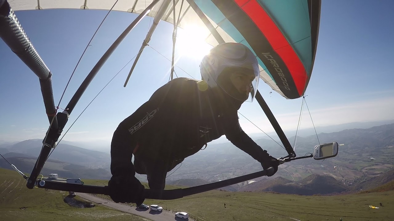 Windless landing at south take off of Monte Cucco-(Hang Gliding)
