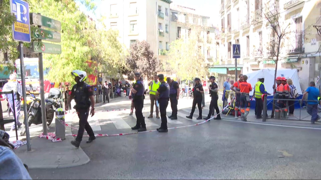 Derrumbe parcial de unos forjados en un edificio en obras de la Calle Hileras (Madrid)