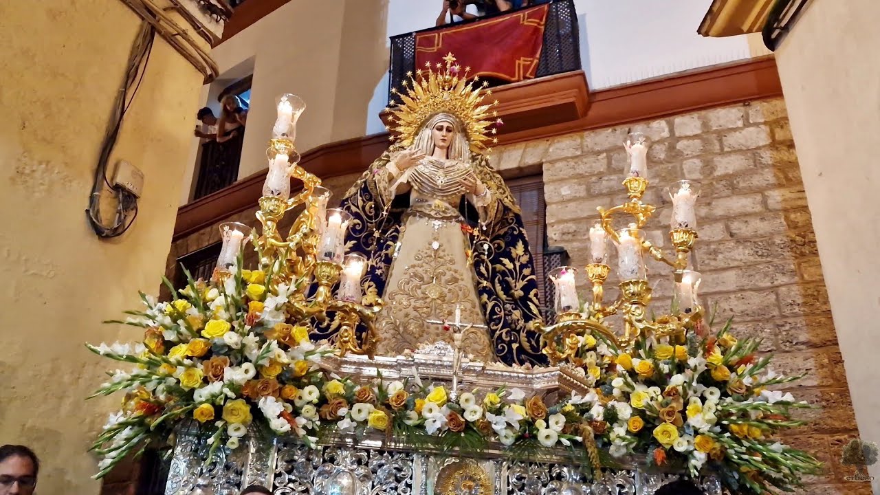 La Virgen de las Penas de Cádiz por Jabonería en su traslado a Catedral - Coronación Canónica