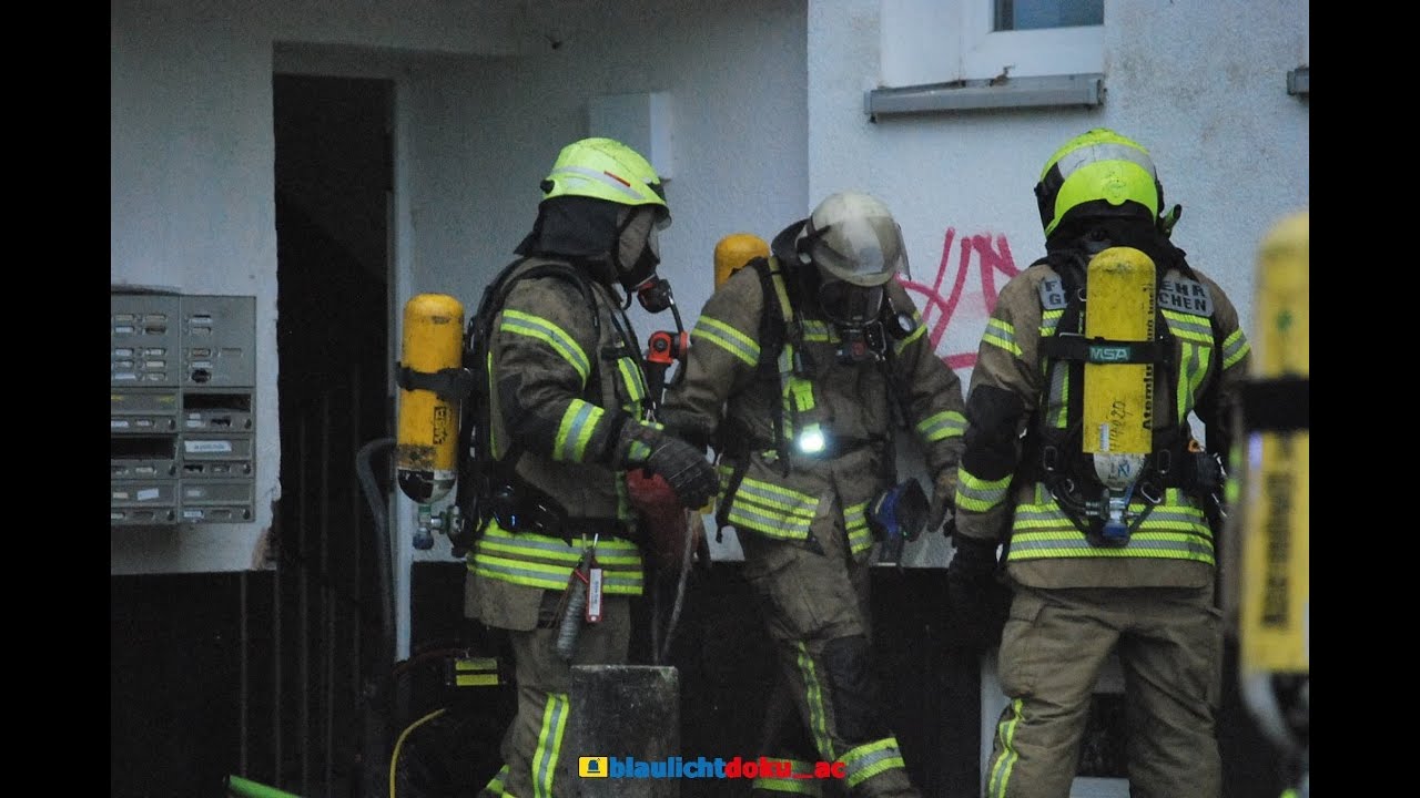 2025-11-16 Geilenkirchen: Kellerbrand &ndash; Feuerwehr rettet Bewohner
