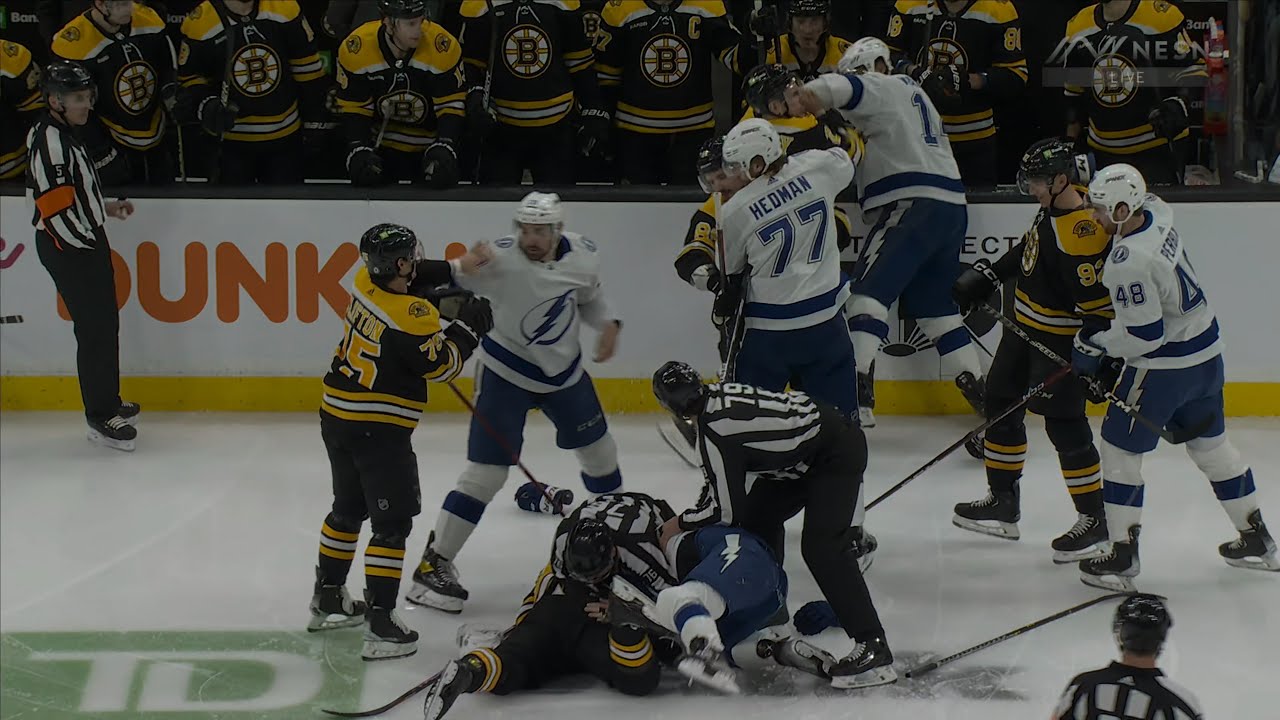 Garnet Hathaway fights Patrick Maroon 3/25/23