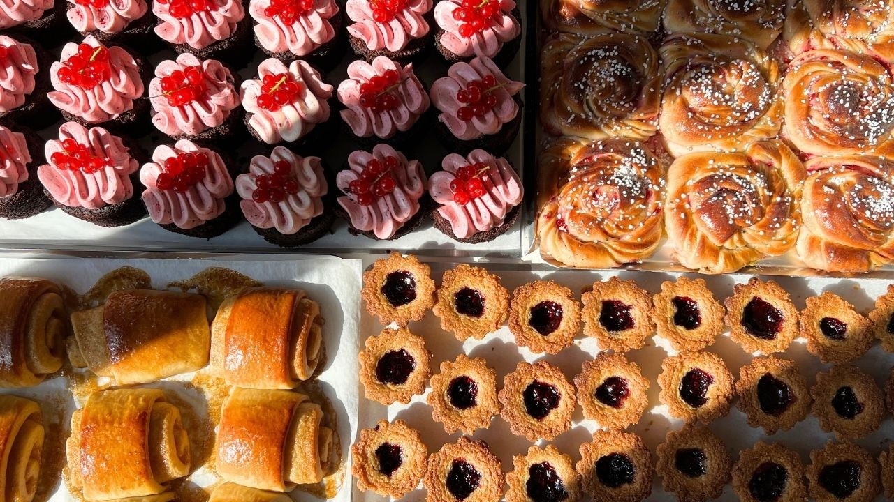 Running a Bakery AND Working a 9-5 | Week Vlog + Timestamps!! | Bageriet Lördag | August 16, 2025