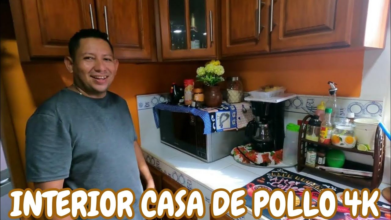 INTERIOR CASA DE POLLO 4K