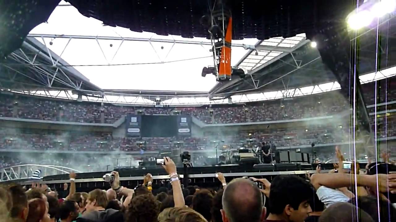 U2 London 2009-08-15 Major Tom - U2gigs.com