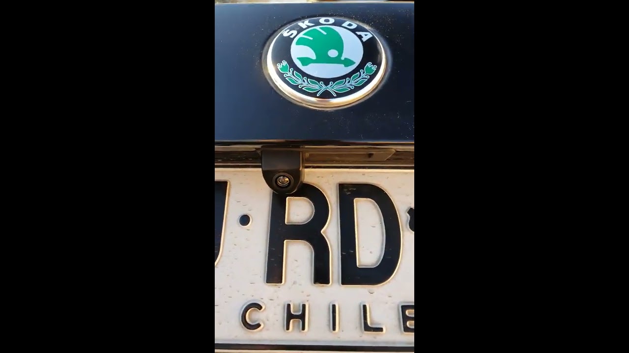 Instalación Cámara de Reversa o Retroceso Skoda (interferencia)