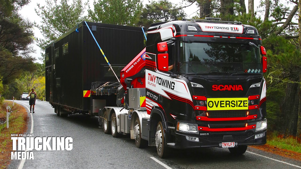Scania 560R Super 8x4 with HMF crane | New Zealand Trucks | Do You Even Lift?