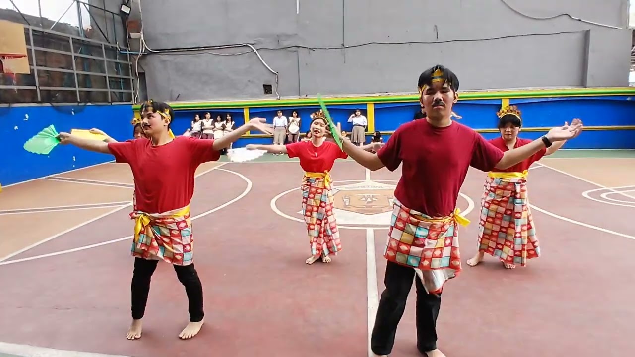 Tari Pakarena by SMA Poris Indah