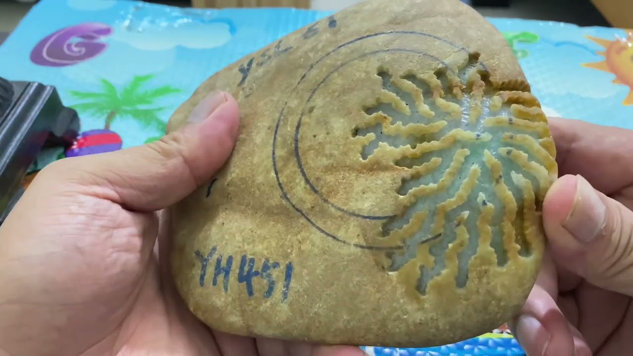 如何去挑选大马砍水石，通过皮壳判断玉肉的重要性