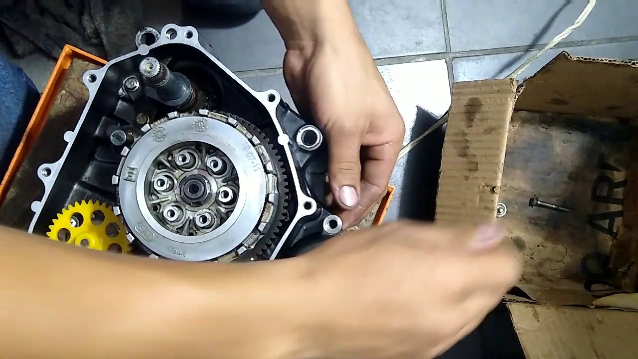 Cómo armar clutch de la bajaj discover 100 5 cambios parte 3