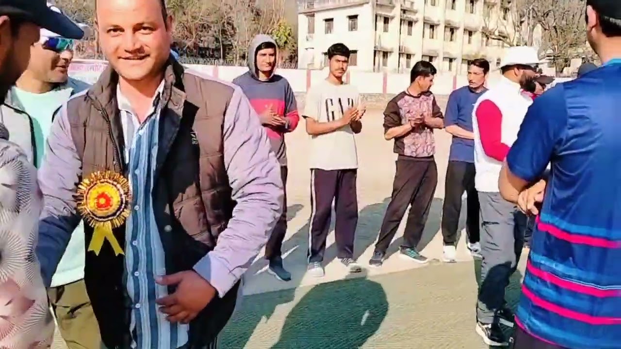 प्रधान ने किया मैच को शुरू