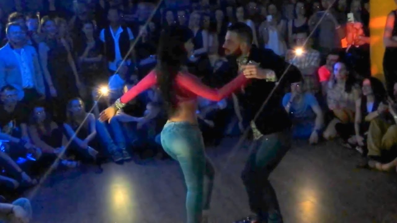 Daniel y Desiree - Improvisation dance social (Eres Mia - Romeo Santos) Bachata Sensual Fusion
