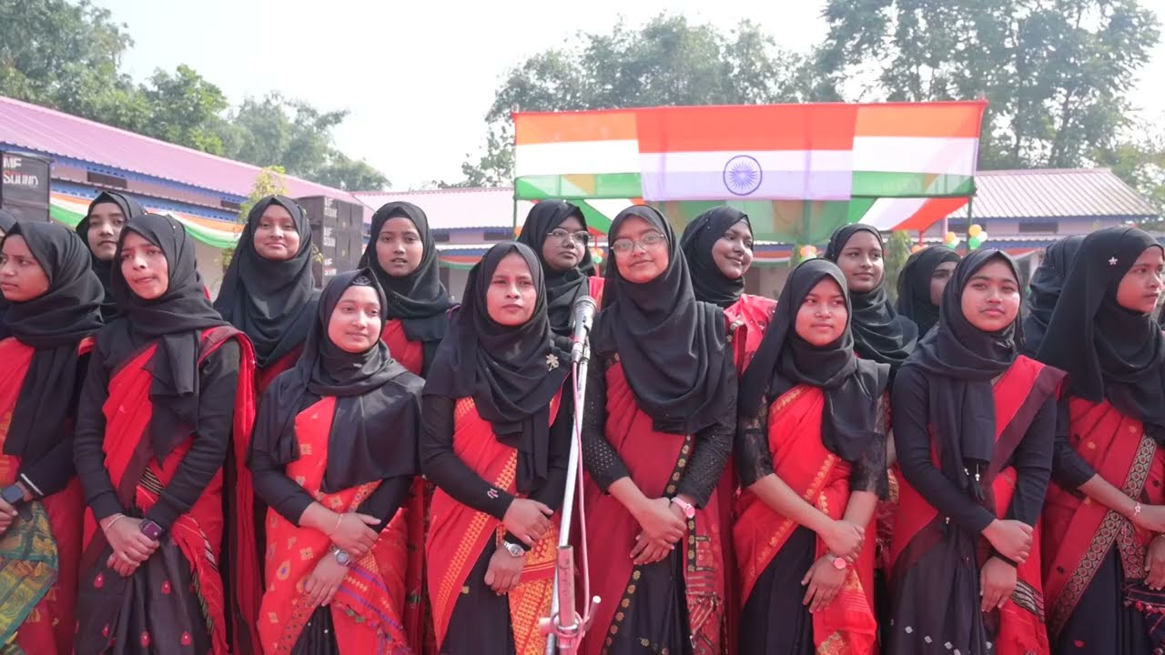 এইখনি গাঁও  বুকুৰ আপোন ......