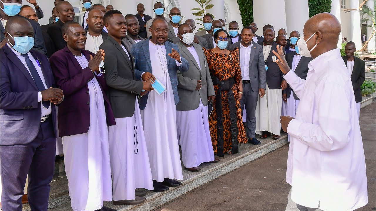Museveni meets the Buganda clan heads at state house entebbe.