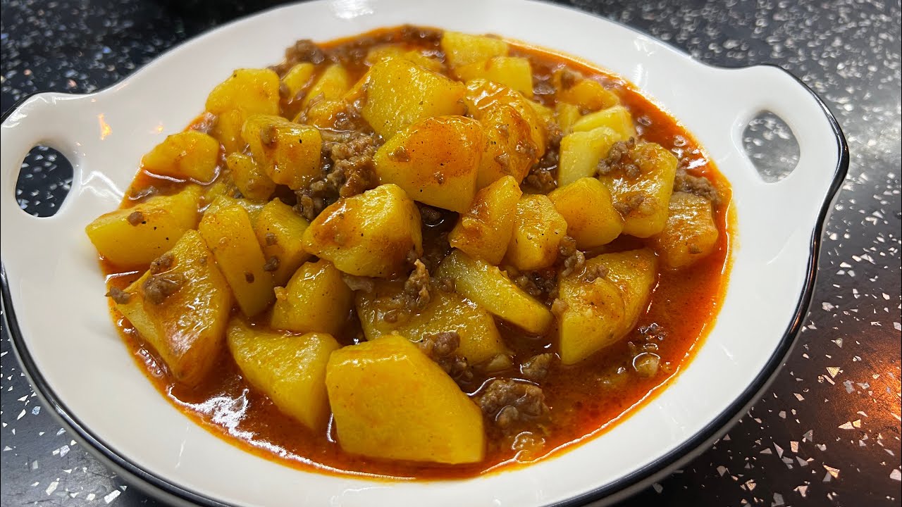 Gjell&euml; ( jemek ) me Patate dhe Mish i bluar