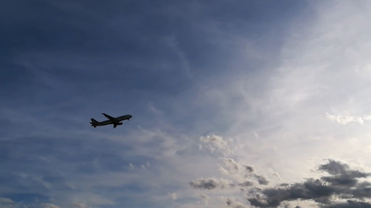 AEROPUERTO de Málaga | Aviones despegando y aterrizando