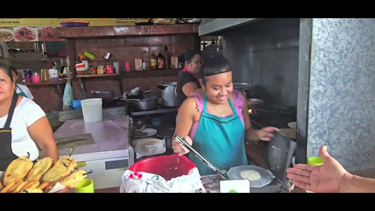 Mira los platillos que puedes comer en el Mercado Municipal de Zihuatanejo Guerrero @cotidiano399