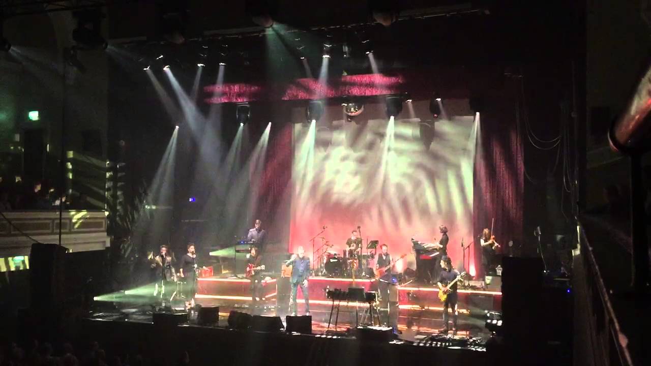 Bryan Ferry live at The Albert Halls, Stirling on 18/06/2016. "Take a Chance With Me".