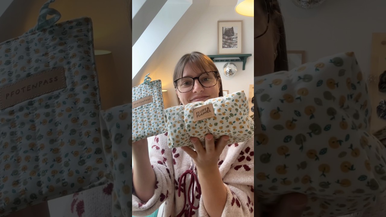 Kund*innen-Bestellung verpacken: Handmade Heimtierausweis H&uuml;lle & kleine Tasche mit Apfelmuster 🍎✂️